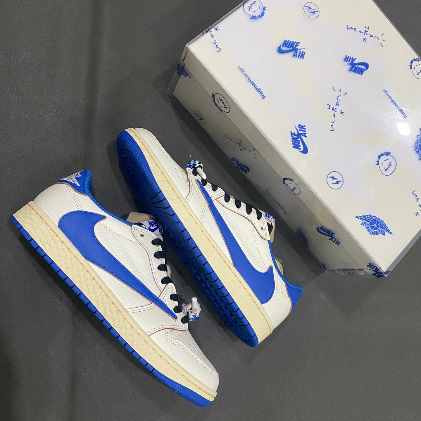 Air Jordan 1 Low Travis Scott