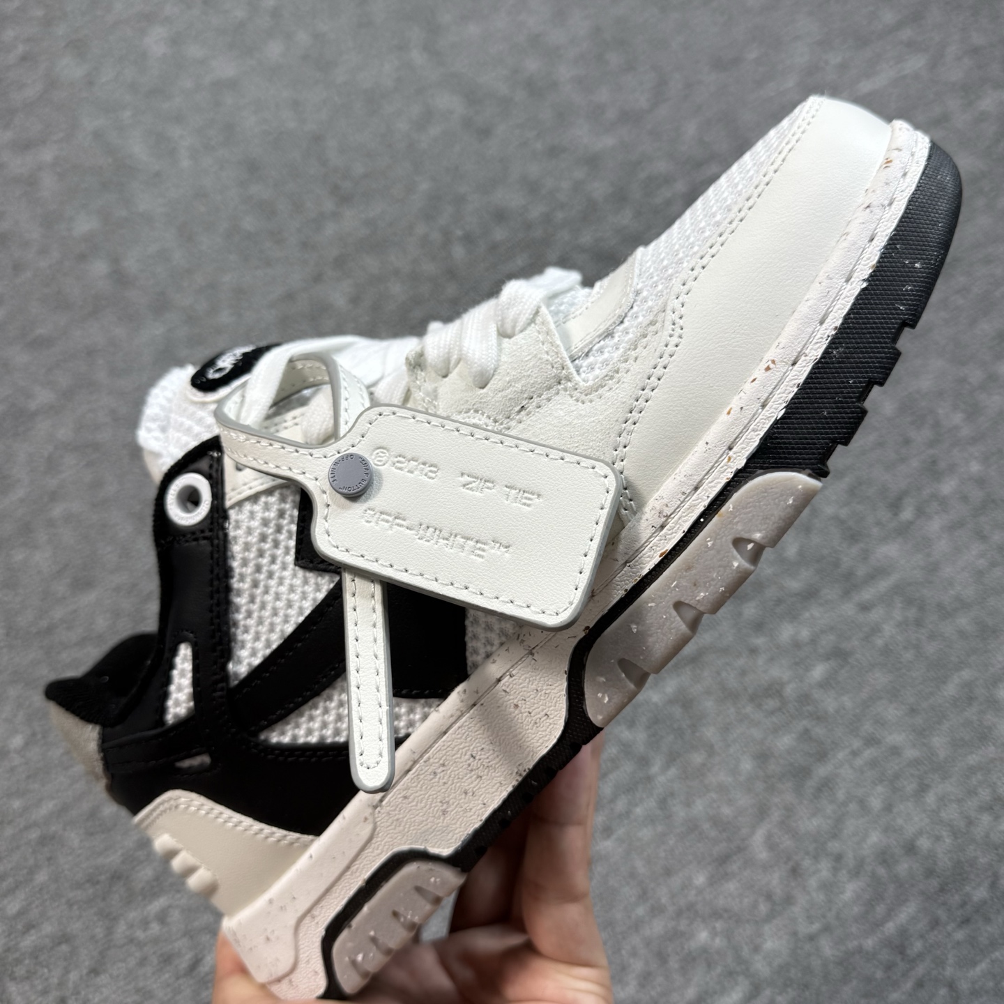 OFF-WHITE Out Of Office OOO Low Tops White