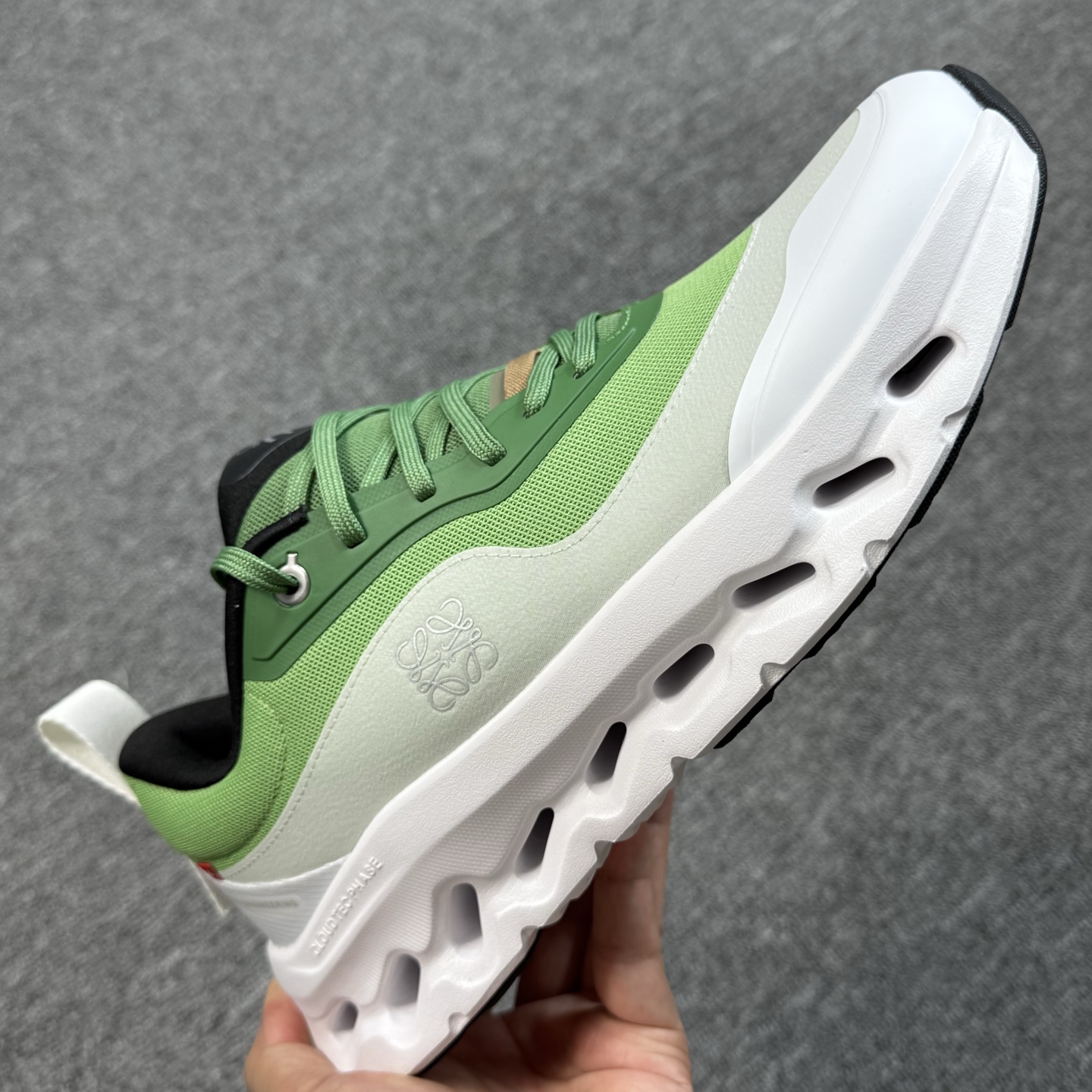 L0ew* X On Sneakers Cloudtilt 2.0