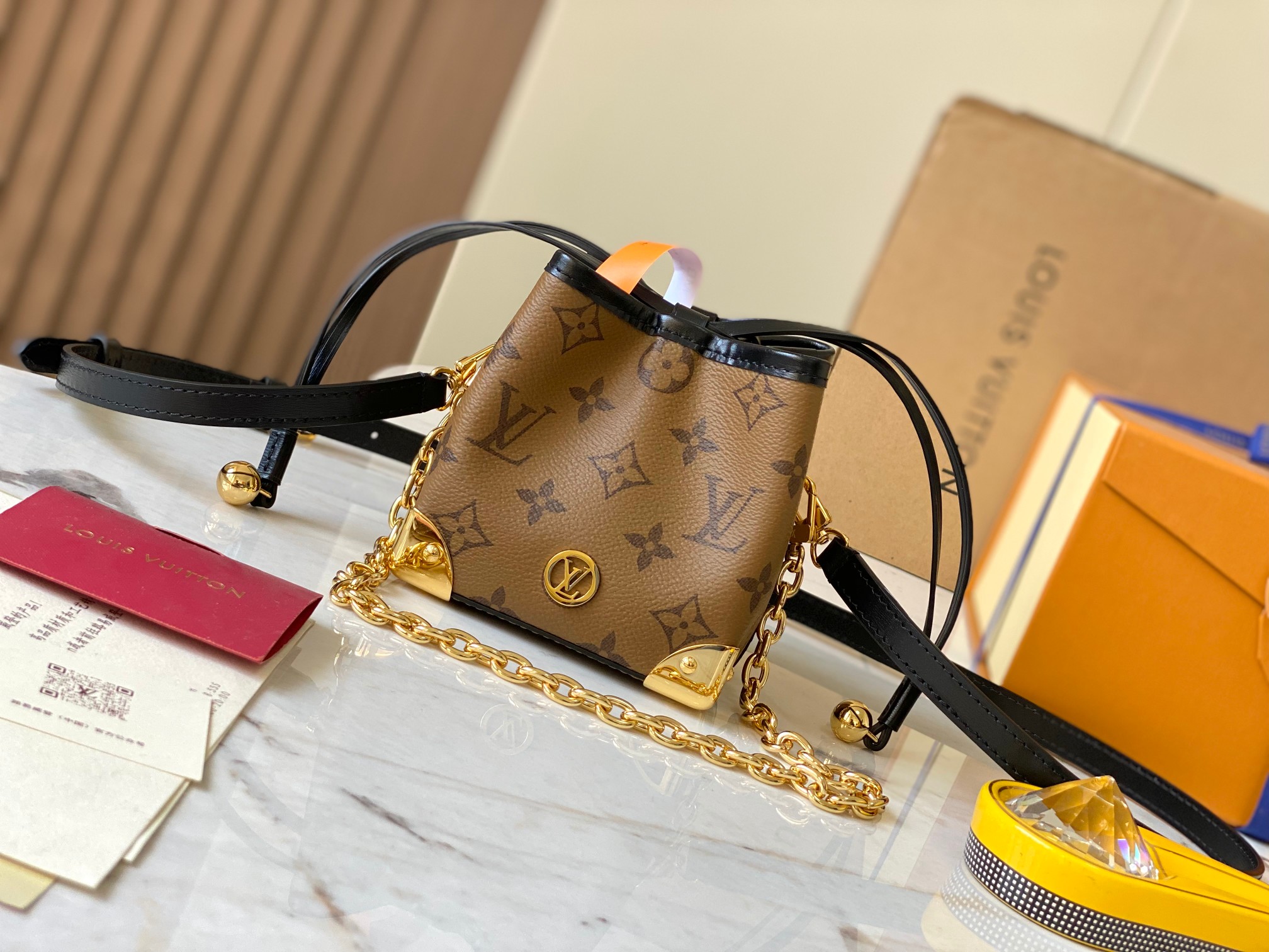 L0vis Vvtt0n Online Only