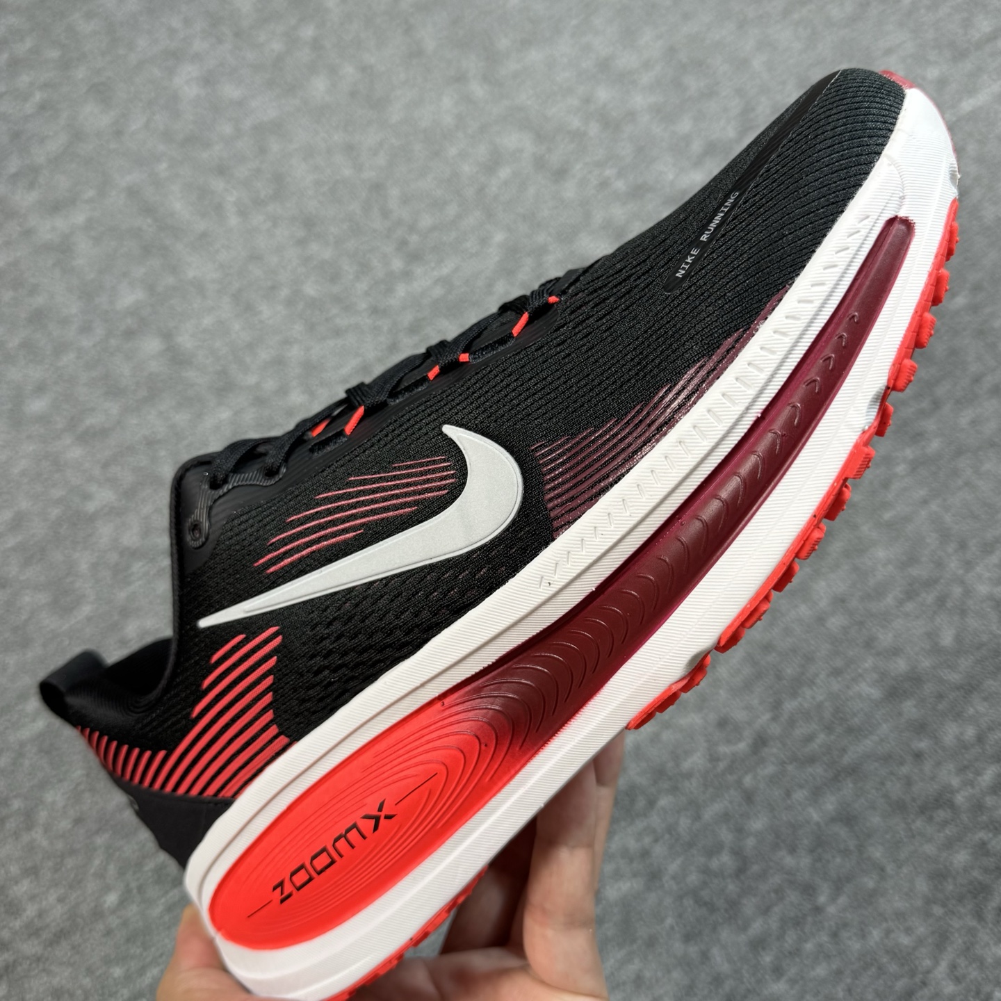 Nike Air Zoom Vomero 18