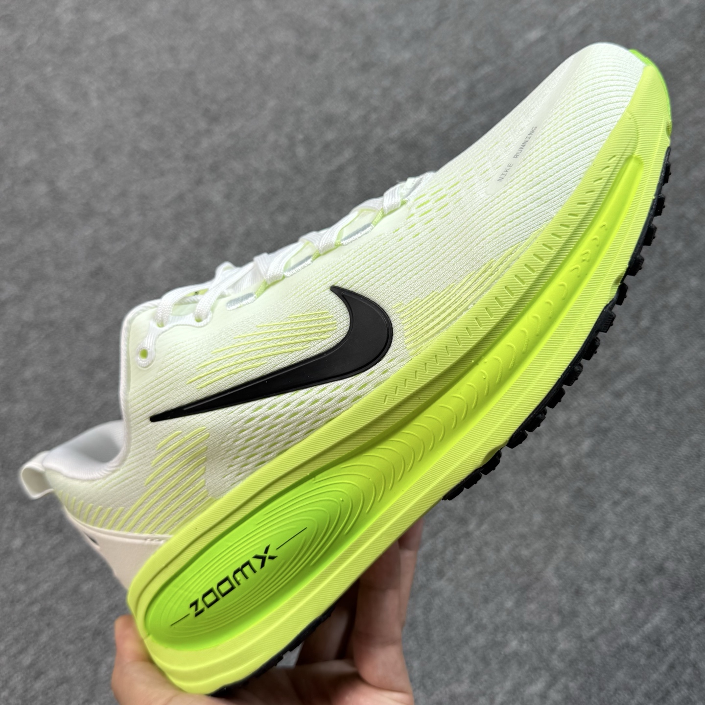 Nike Air Zoom Vomero 18