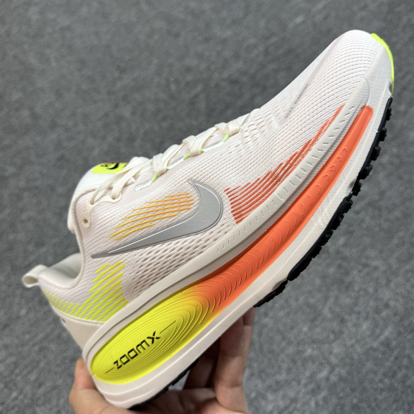 Nike Air Zoom Vomero 18