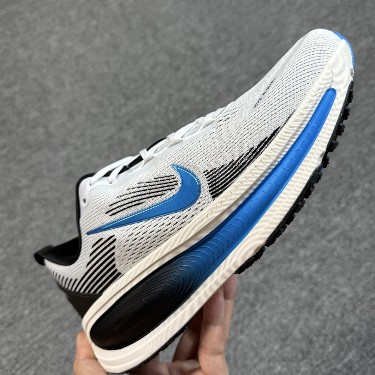 Nike Air Zoom Vomero 18