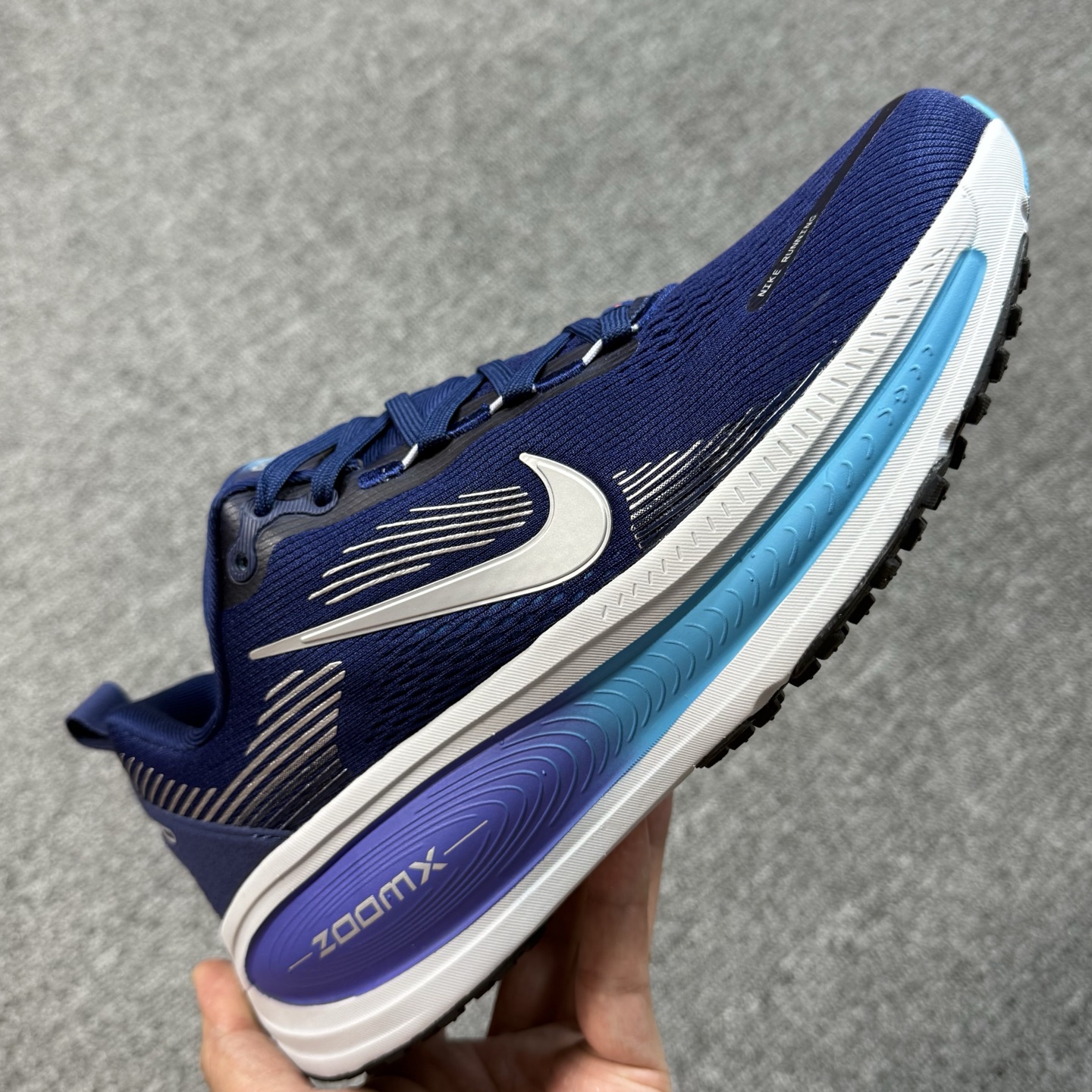 Nike Air Zoom Vomero 18