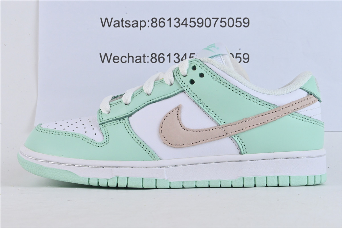Nike SB Dunk Low Green Pink