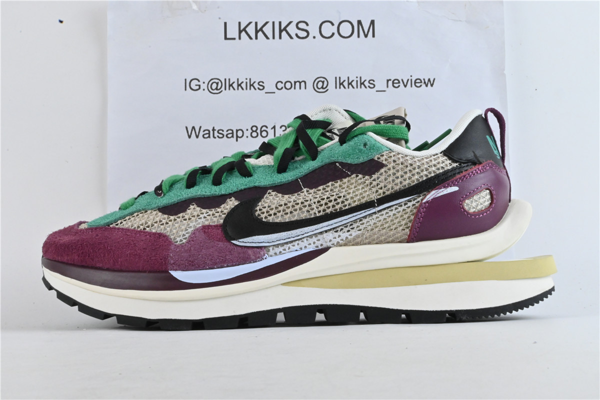 Nike X Sacai VaporWaffle Red Neptune Green