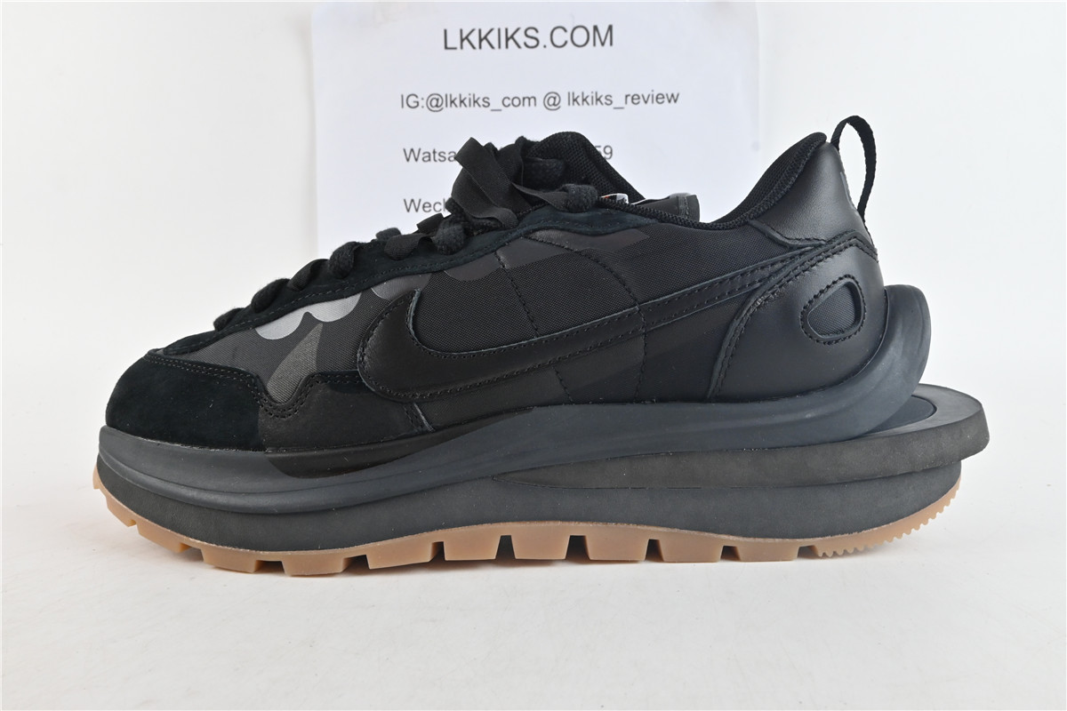 Nike Vaporwaffle sacai Black Gum